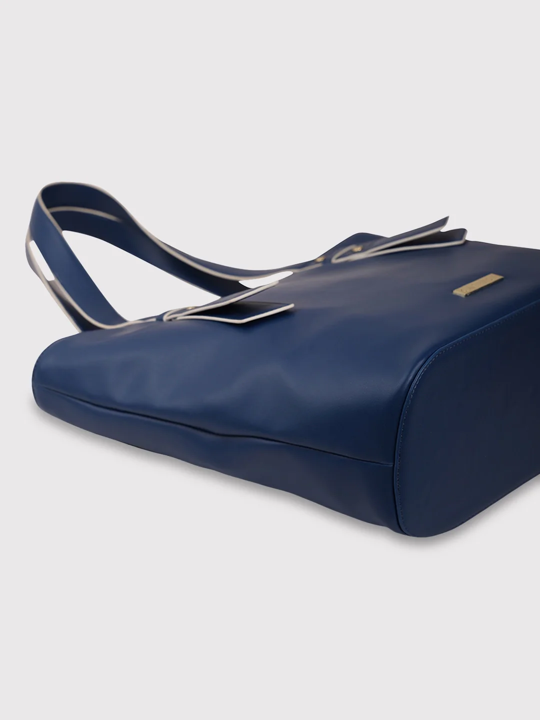 Caprese Amelia Medium Navy Tote Bag - Image 7