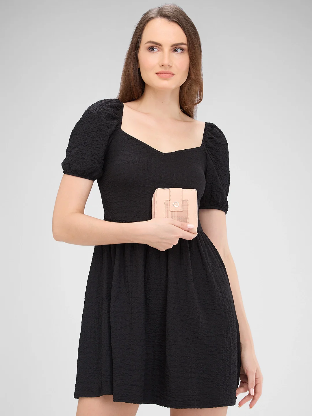 Caprese Avery Small Blush Wallet - Image 6