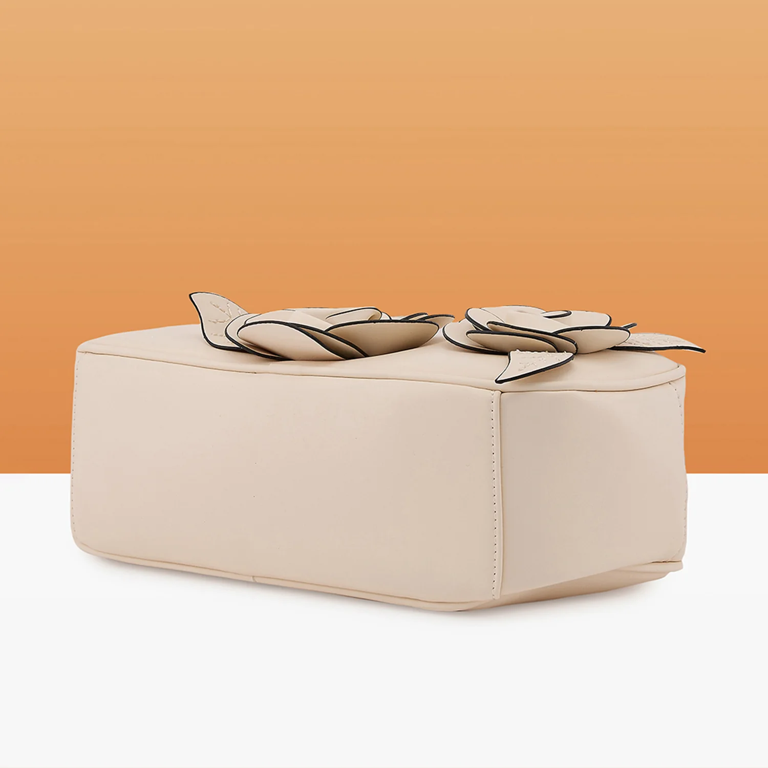 Caprese Bloom Medium Off White Baguette Bag - Image 8