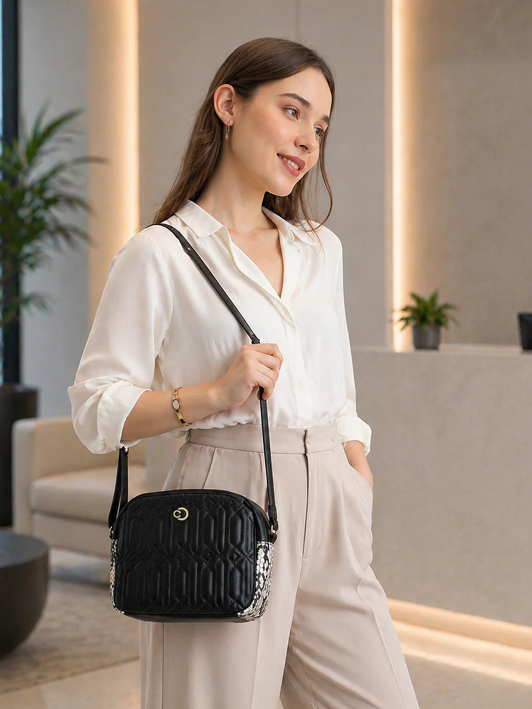 Caprese Bubble Medium Black Sling Bag - Image 2
