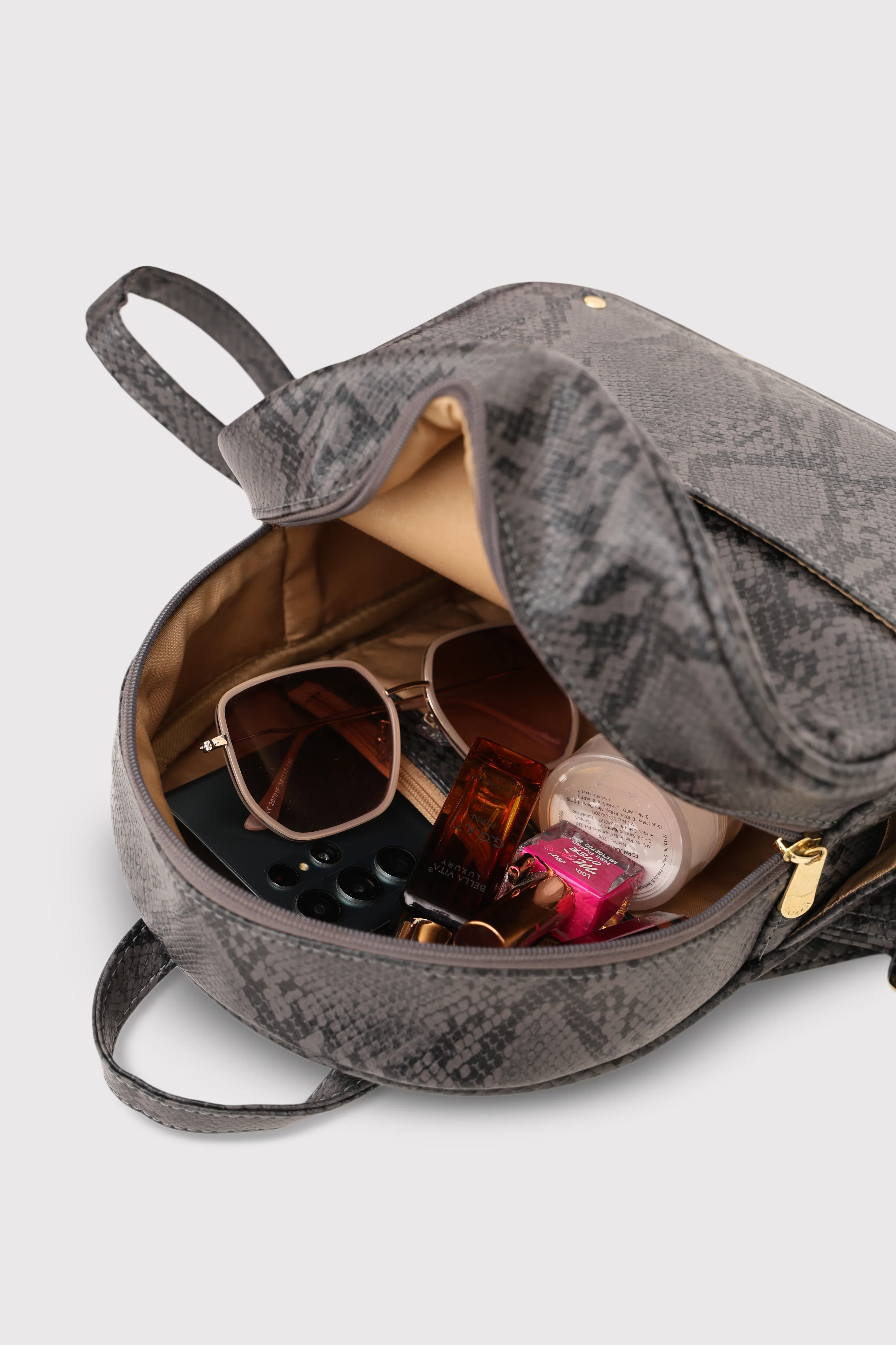 Caprese Canes Small Grey Backpack - Image 8