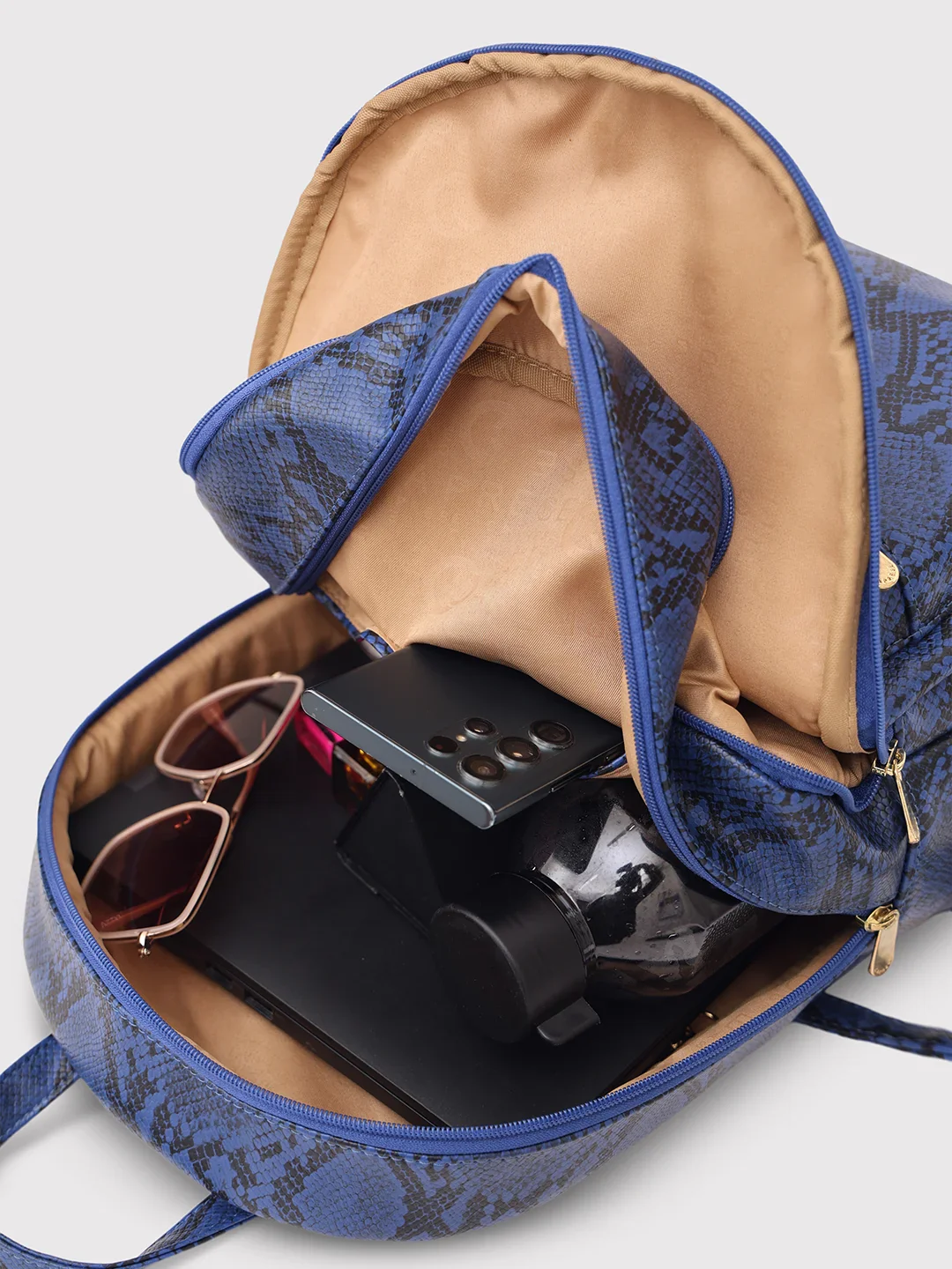 Caprese Cosmos Medium Blue Backpack - Image 8