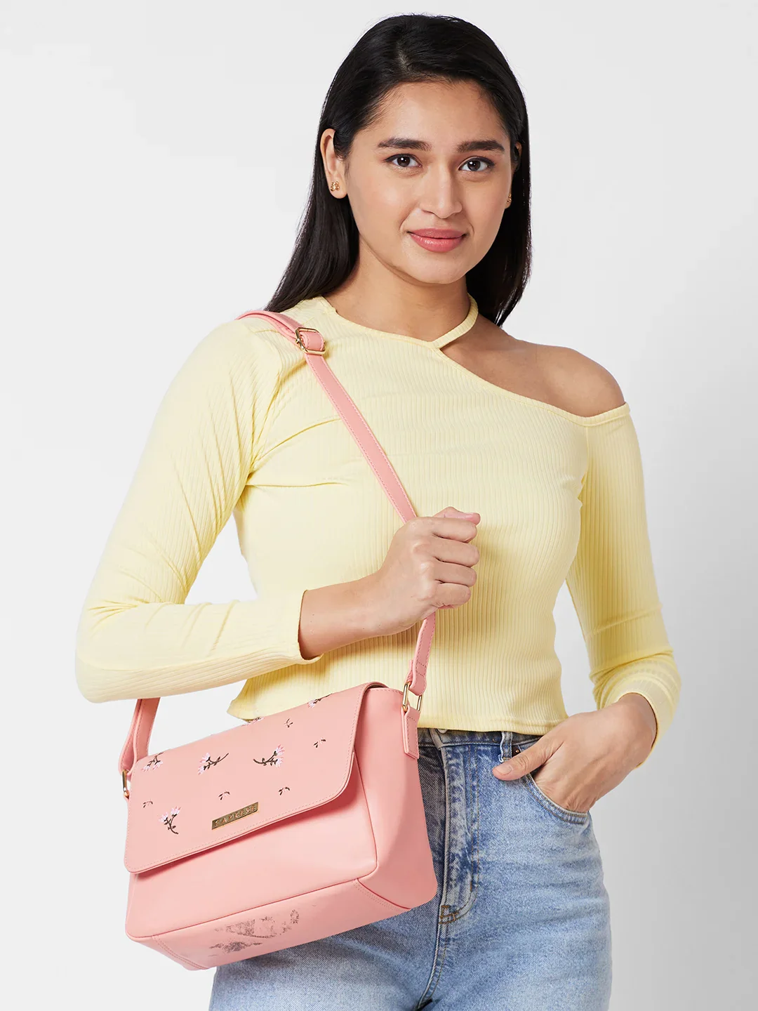 Caprese Dara Large Pink Sling Bag - Image 3