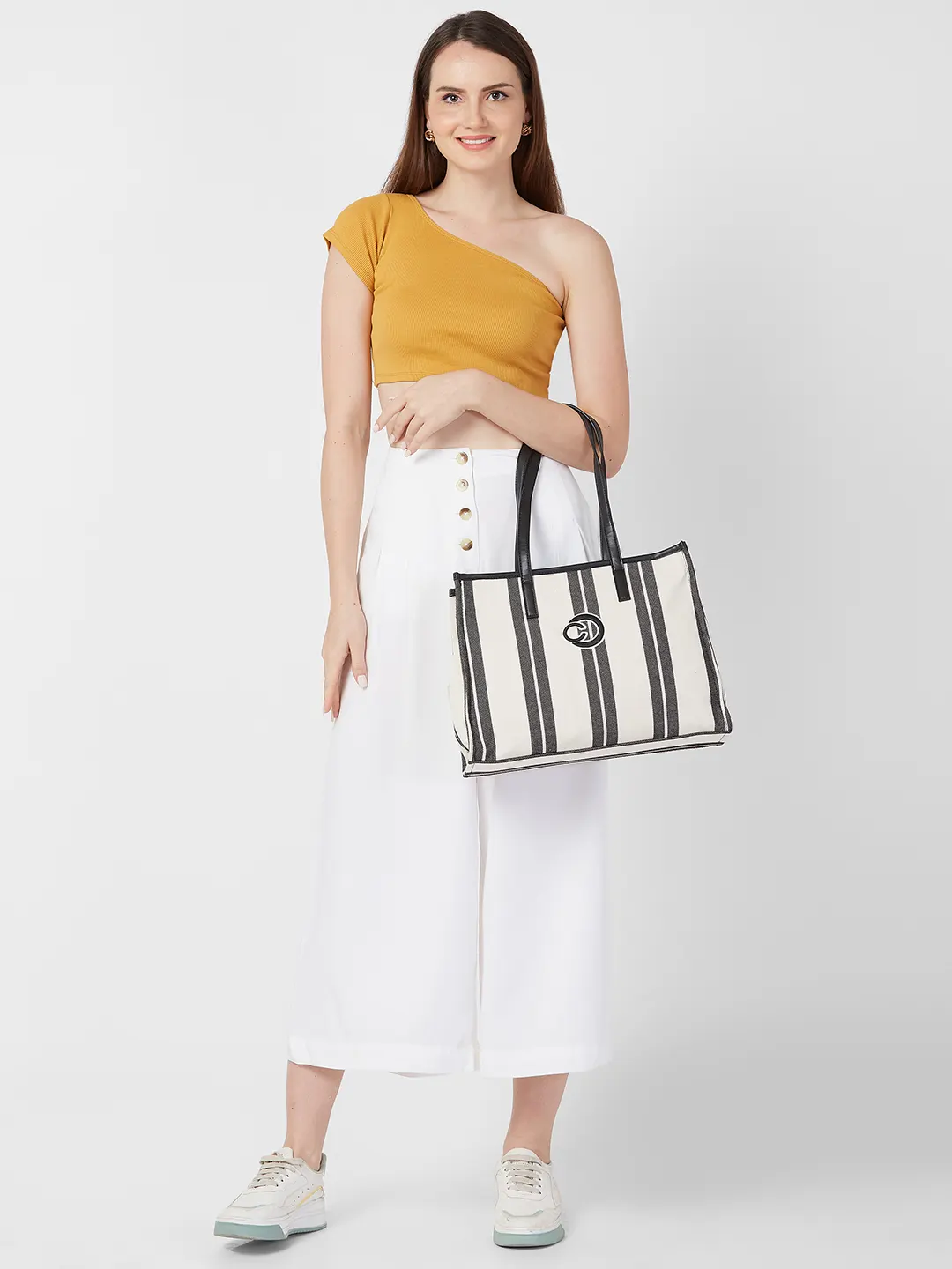 Caprese Dixie Medium Black Tote Bag - Image 13