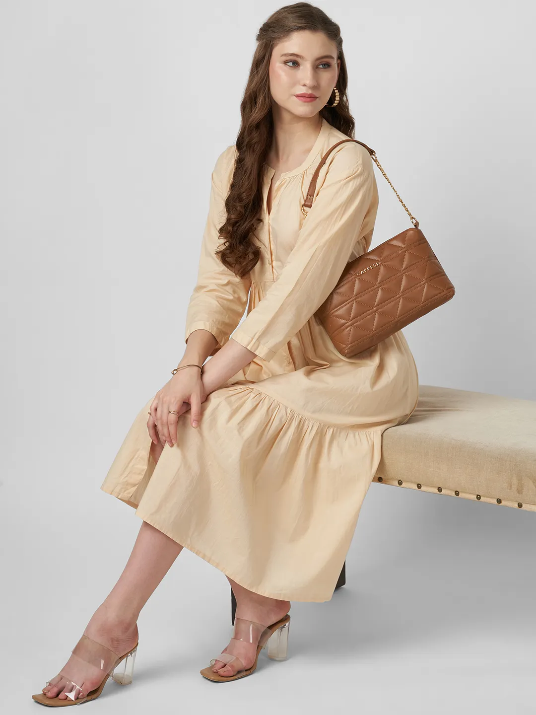 Caprese Elyna Medium Tan Baguette Bag - Image 7