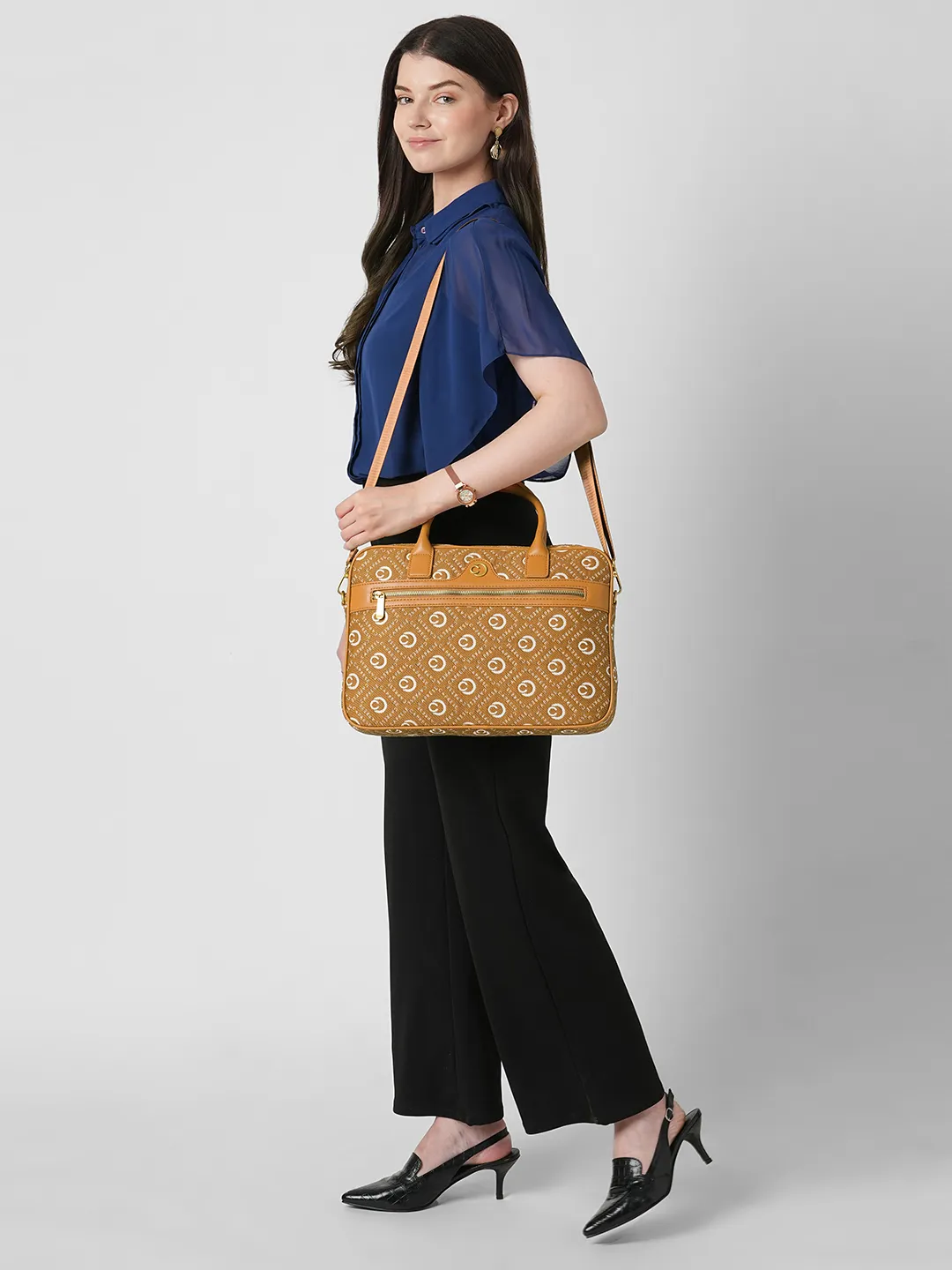 Caprese Florida Large Tan Laptop Sleeve - Image 7