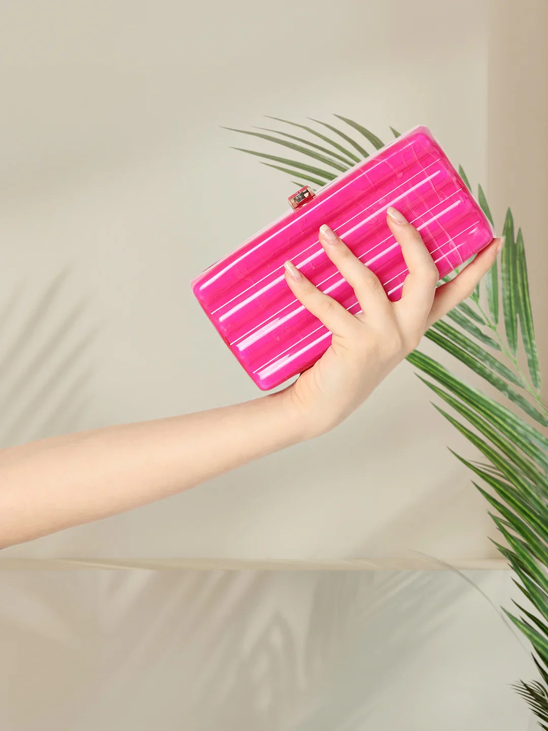 Caprese Gaina Small Pink Clutch - Image 11