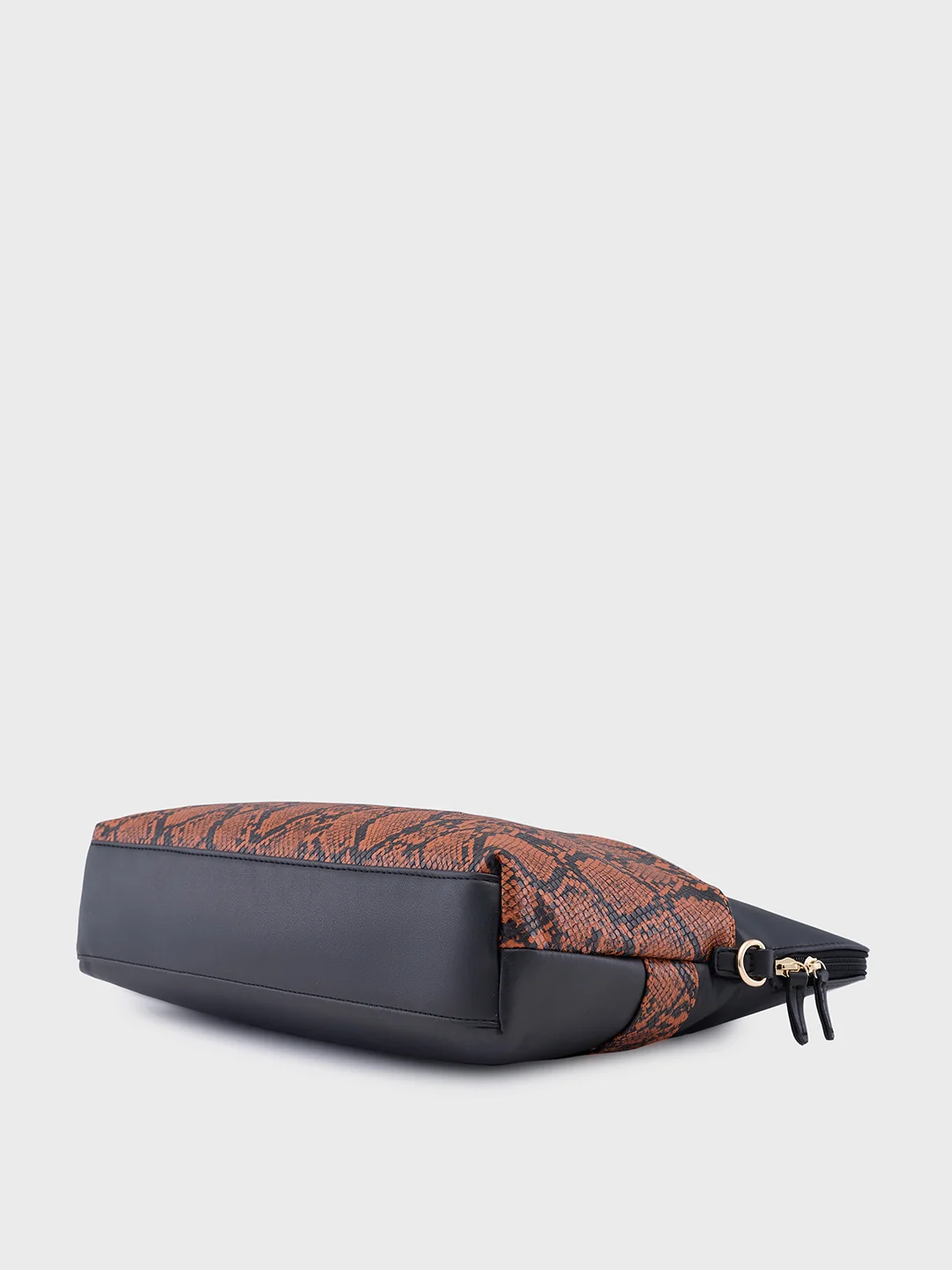 Caprese Gypsy Large Black Laptop Bag - Image 6