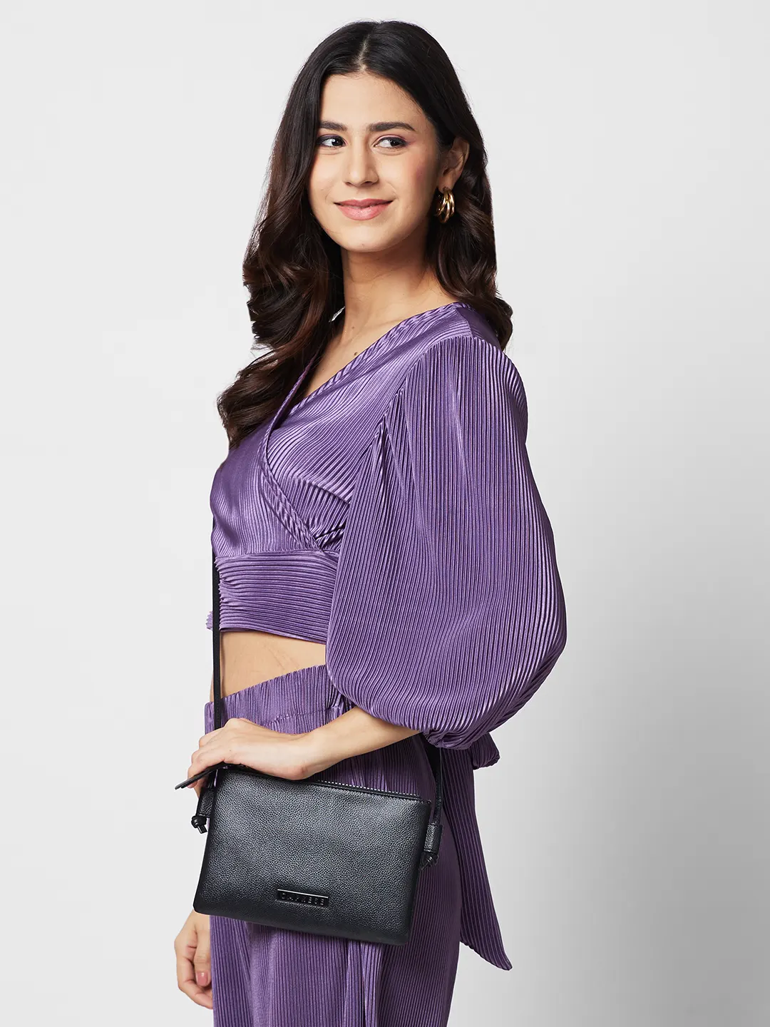 Caprese Indi Medium Black Sling Bag - Image 5