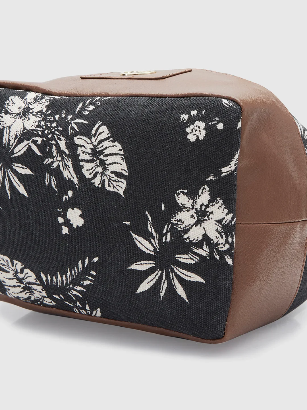 Caprese Kendall Large Black Sling Bag - Image 8
