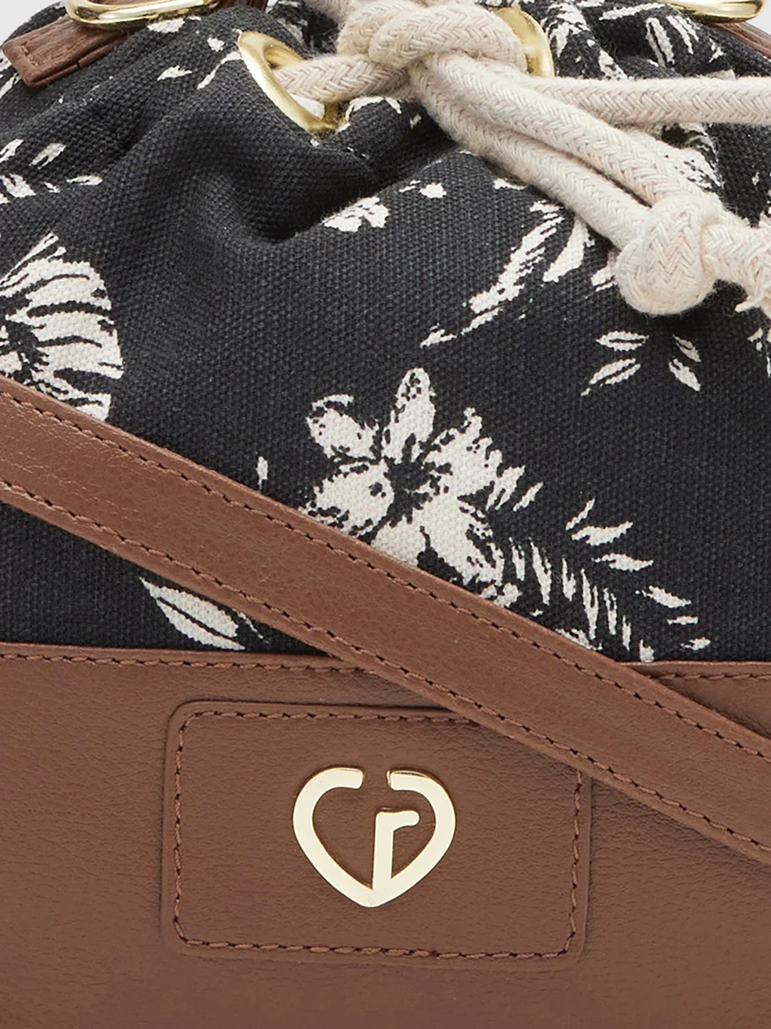 Caprese Kendall Large Black Sling Bag - Image 9