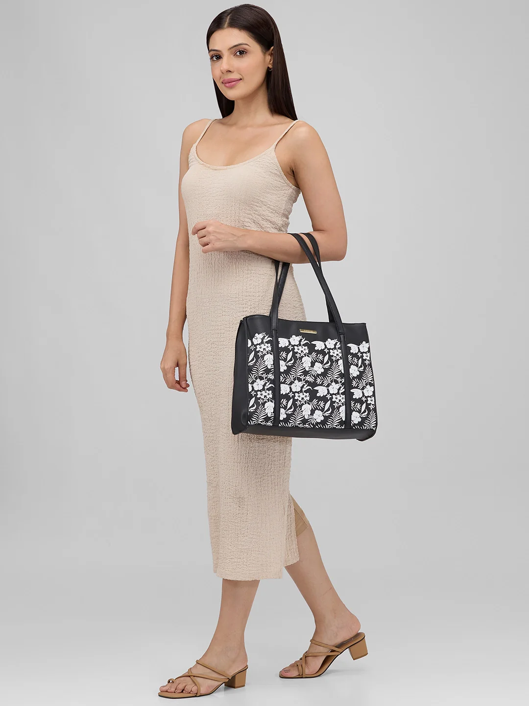 Caprese Lively Medium Black Tote Bag - Image 2