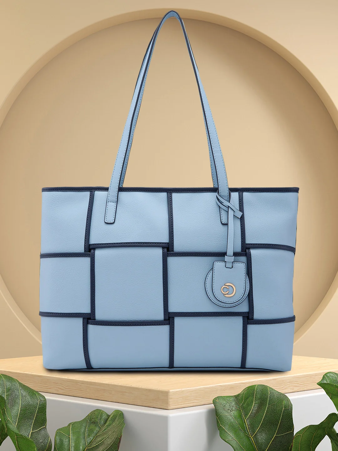 Caprese Modica Medium Powder Tote Bag - Image 3