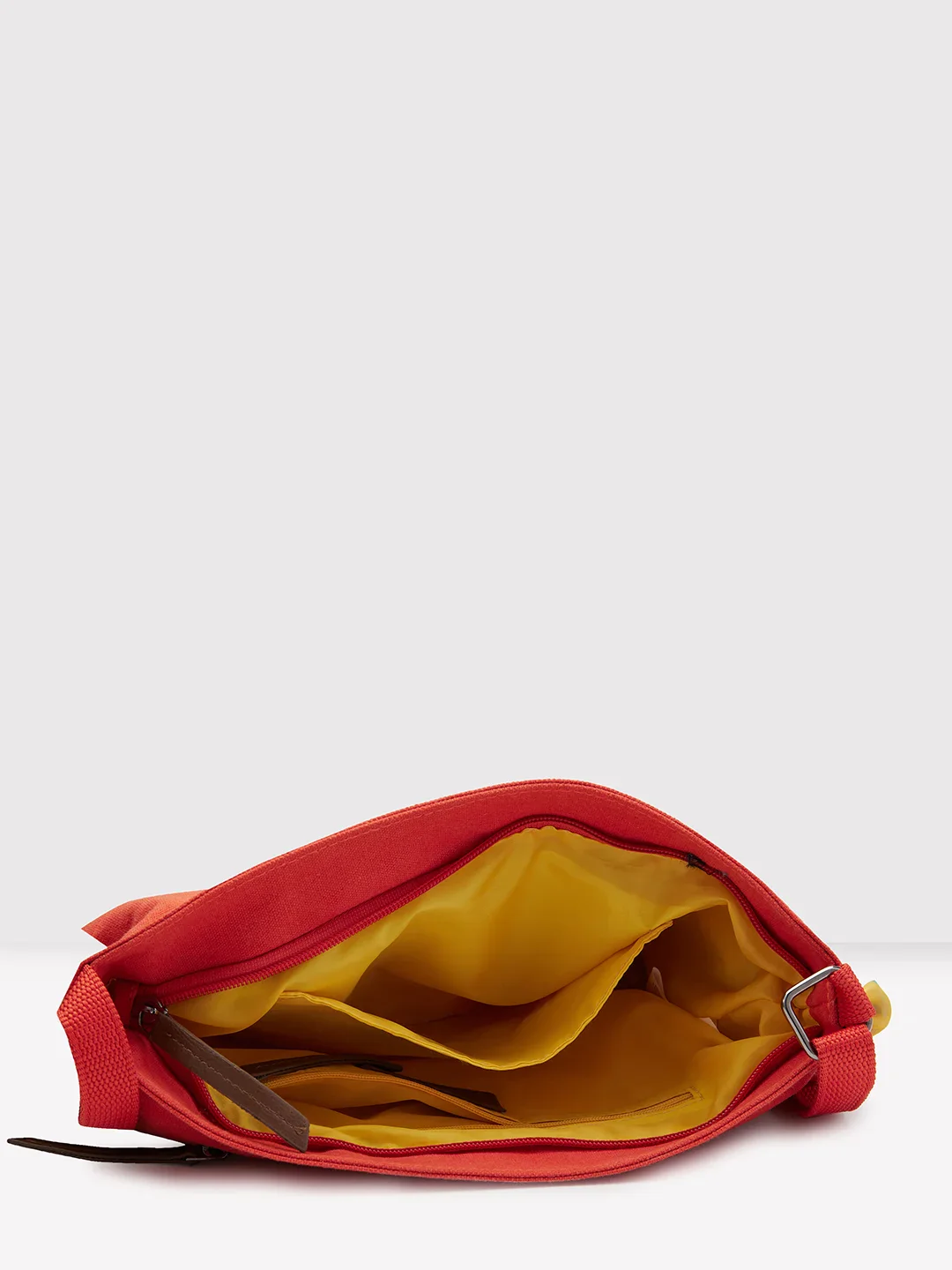 Caprese Oakley Large Red Sling Bag - Image 7