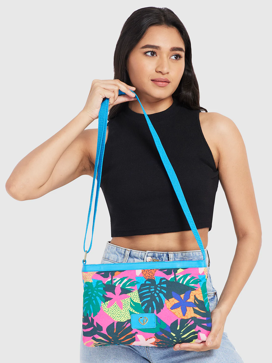 Caprese Octavia Large Fuchsia Sling Bag - Image 3