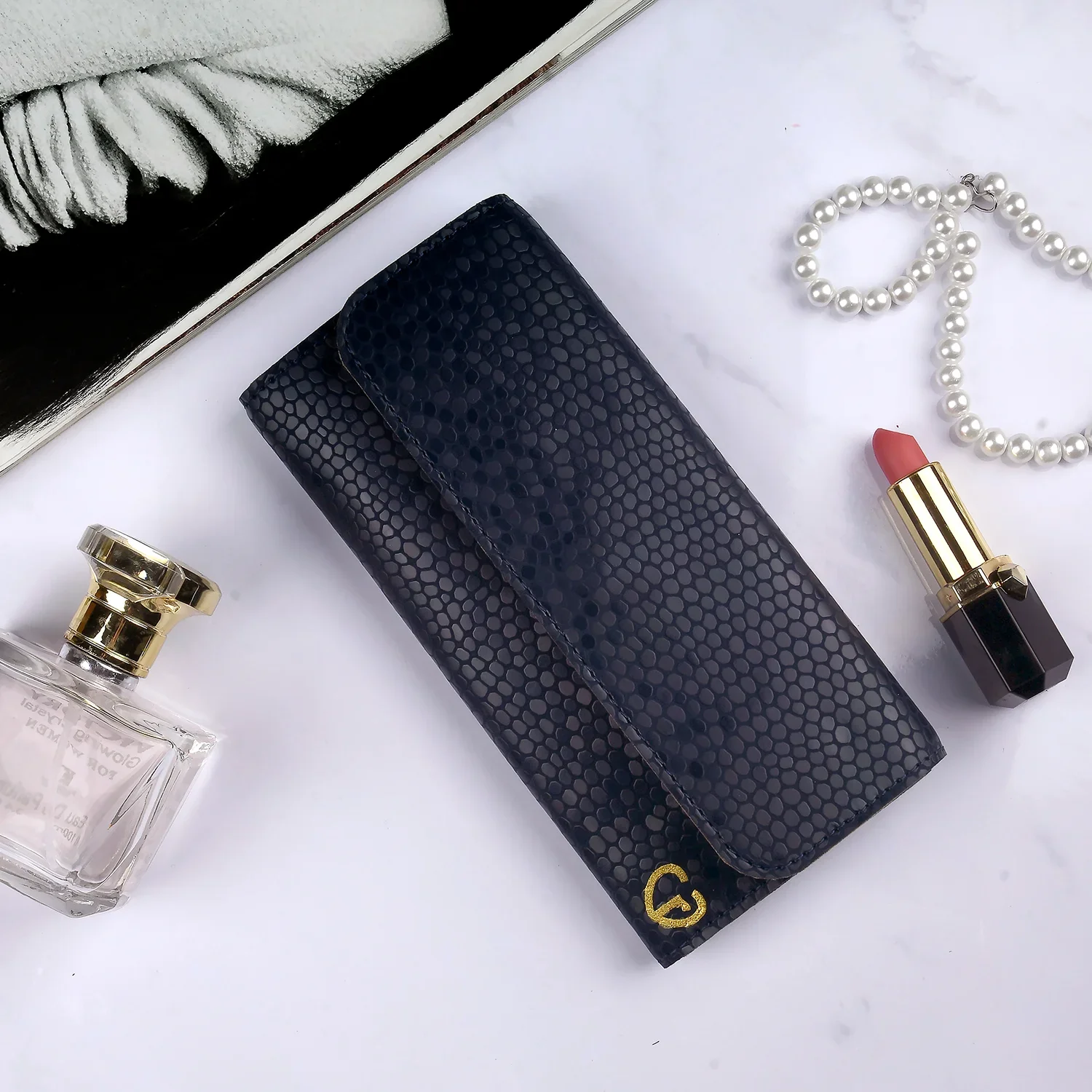 Caprese Pernille Medium Black Wallet - Image 2
