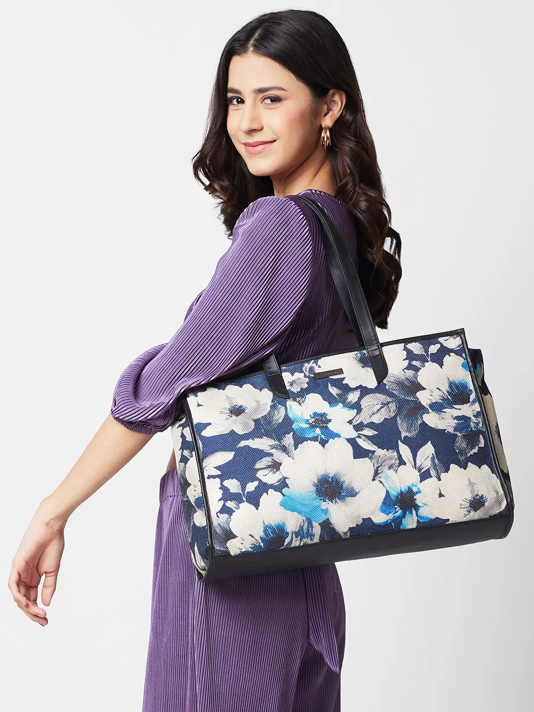 Caprese Poppy Medium Printed Dark Blue Tote Bag - Image 10