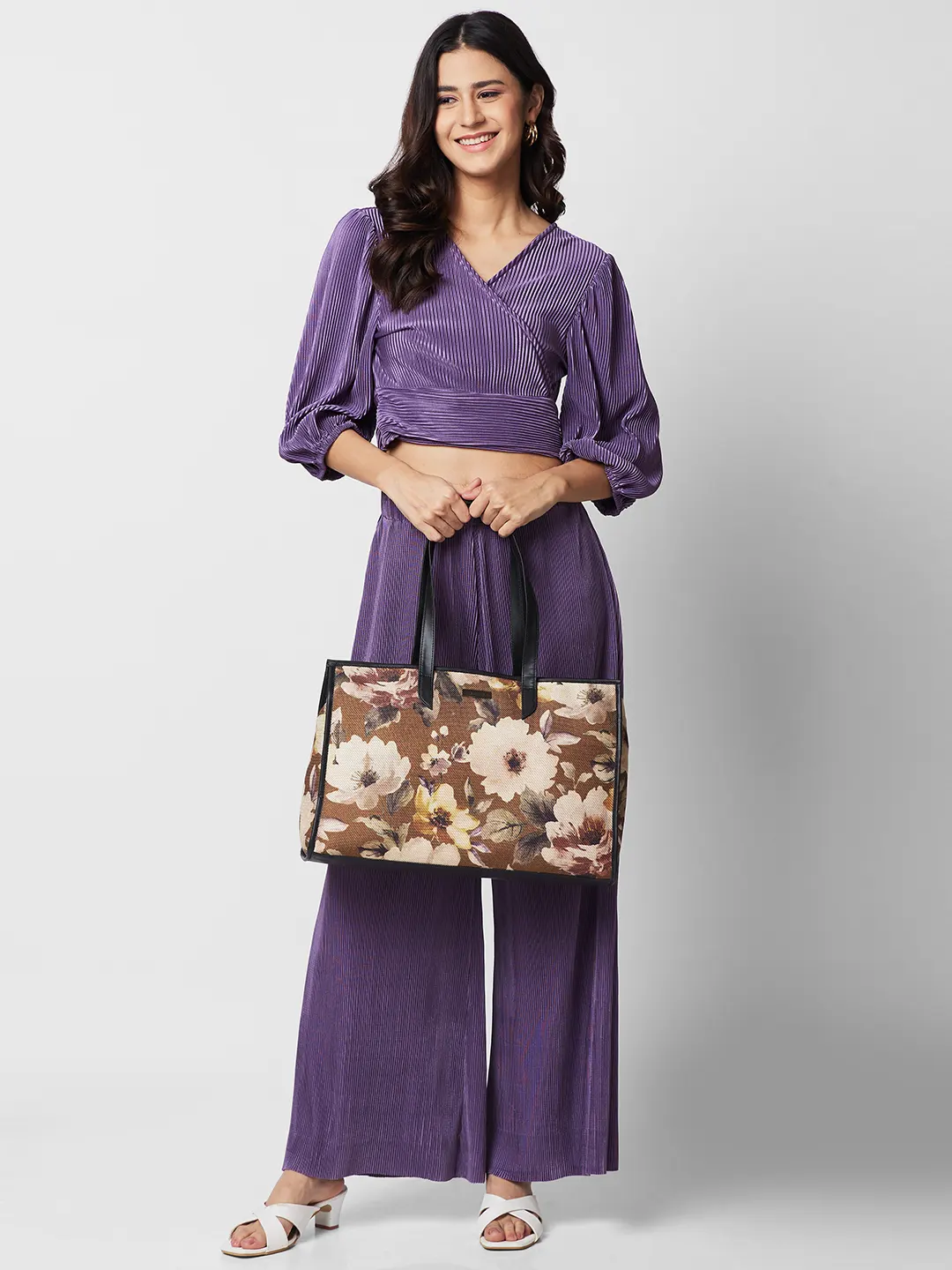 Caprese Poppy Medium Printed OliveTote Bag - Image 11
