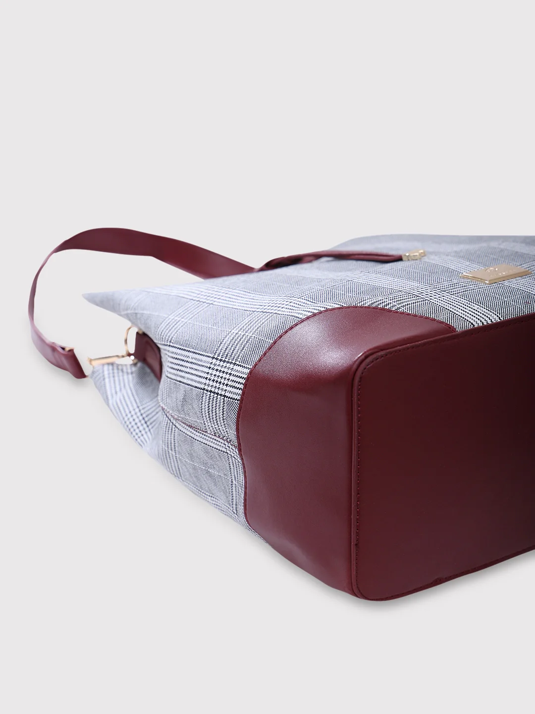 Caprese Remi Large Grey Satchel Bag - Image 8