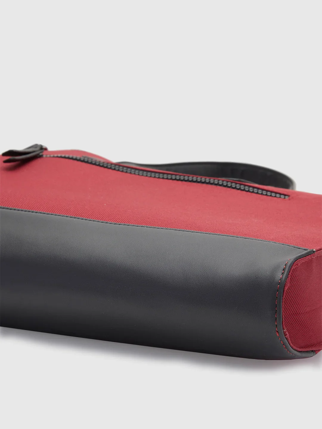 Caprese Rogue Large Red Laptop Bag - Image 6
