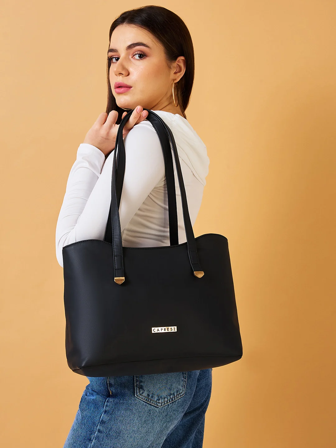 Caprese Romea Medium Black Tote Bag - Image 2