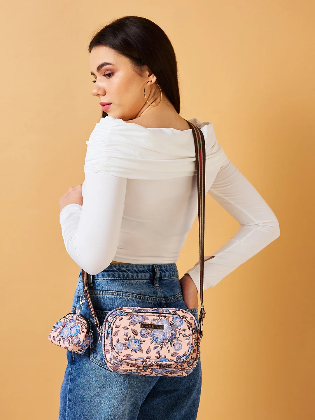 Caprese Ryko Medium Blush Sling Bag - Image 10