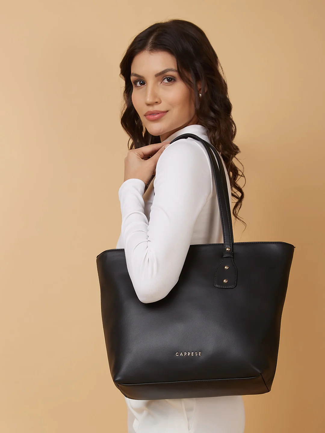 Caprese Salvo Medium Black Tote Bag - Image 3
