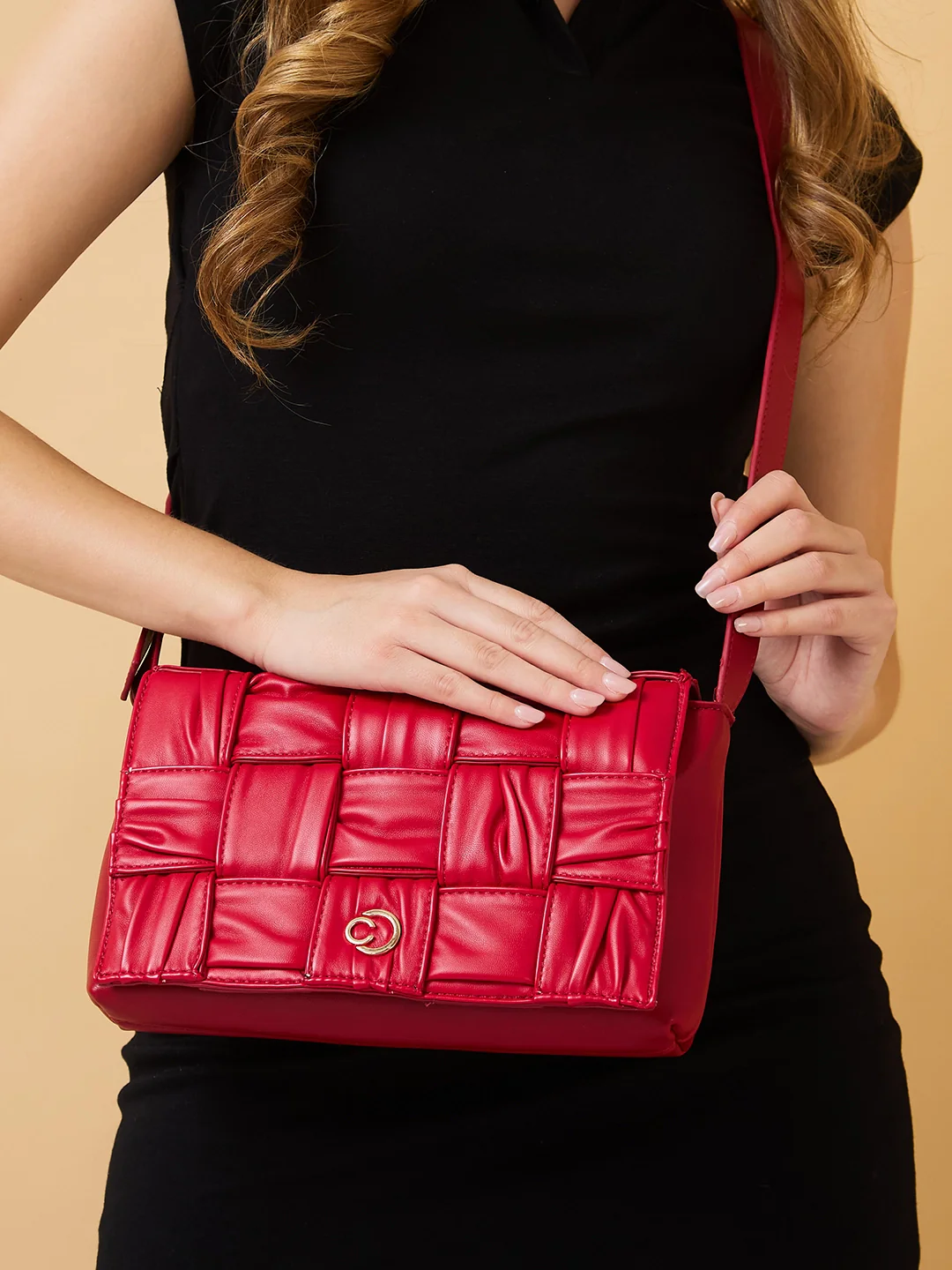 Caprese Sandie Small Red Sling Bag - Image 10