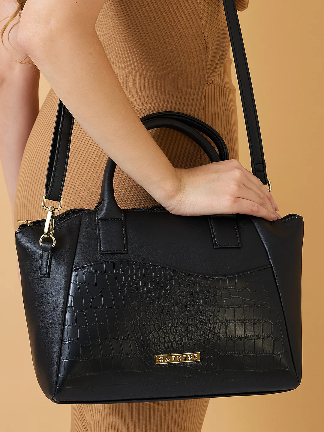 Caprese Tio Medium Black Satchel Bag - Image 10