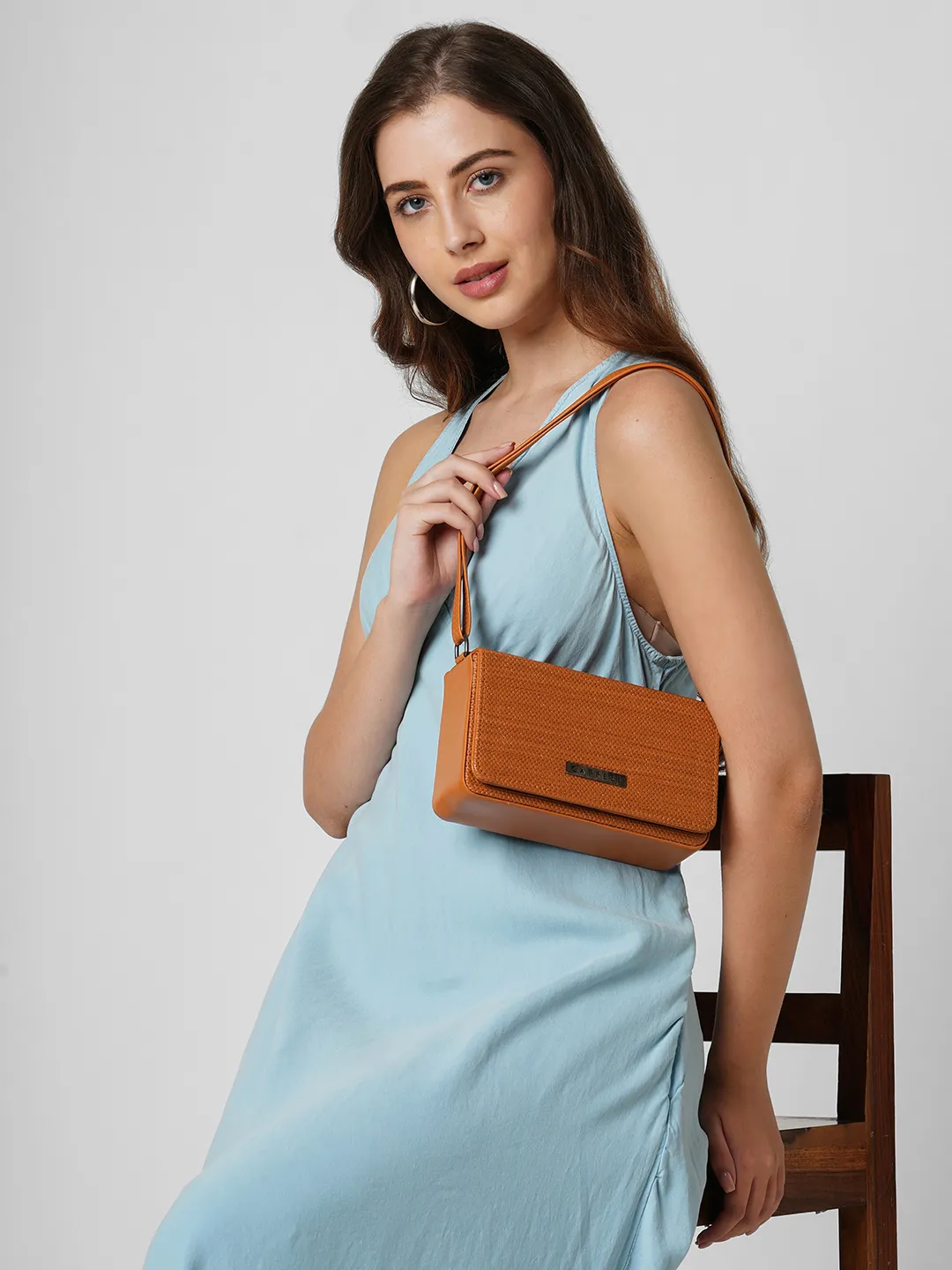 Caprese Tira Medium Tan Sling Bag - Image 10