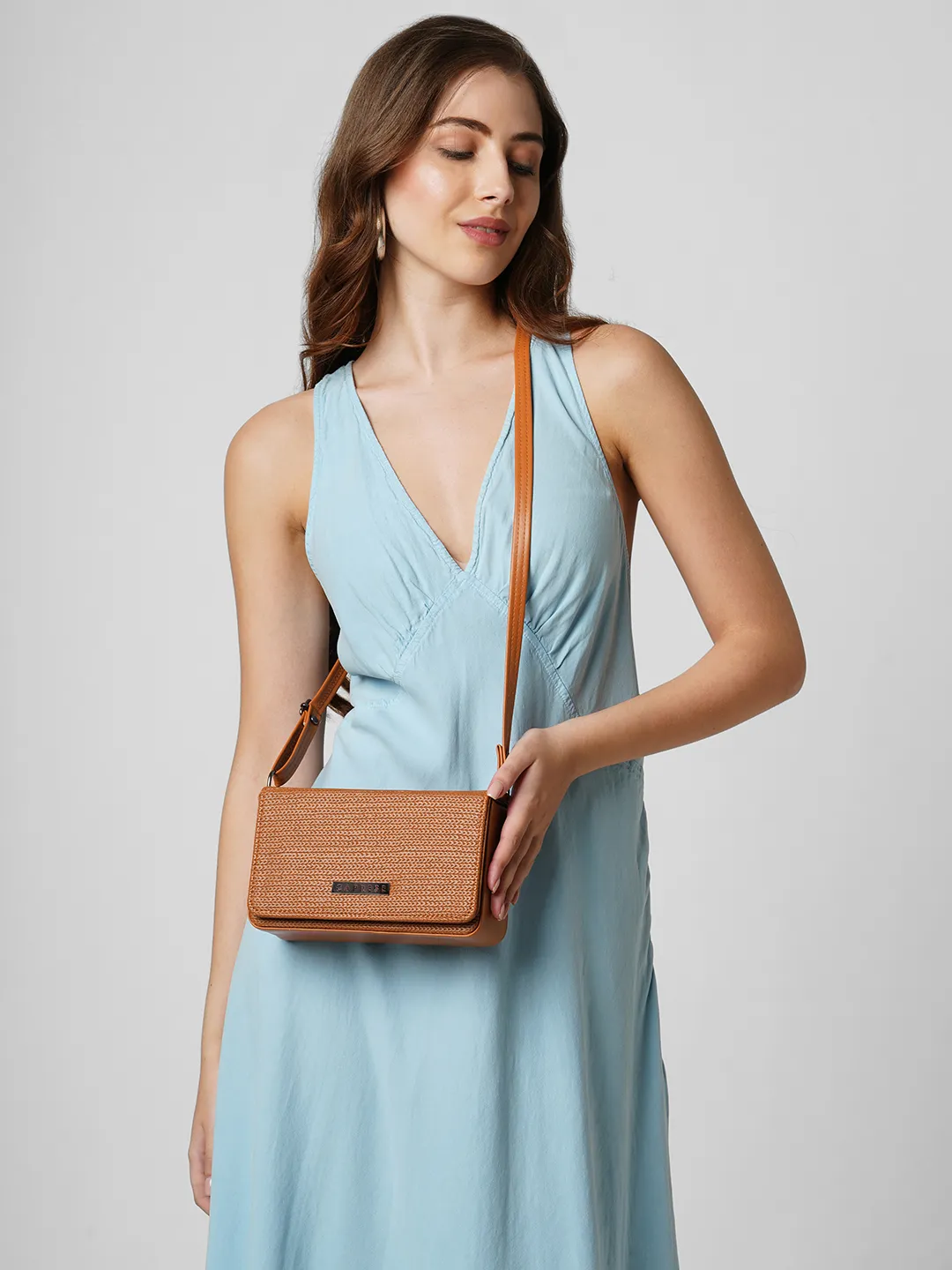 Caprese Tira Medium Tan Sling Bag - Image 9