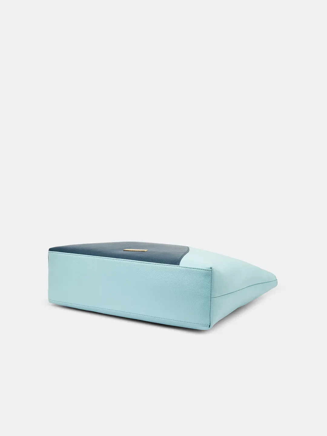 Caprese Toby Large Powder Blue Tote Bag - Image 6