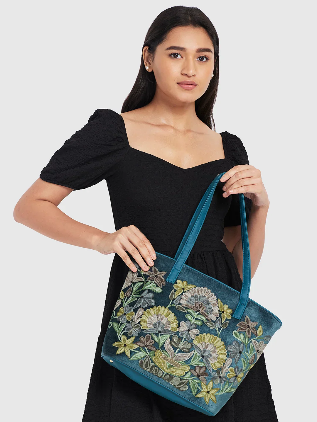 Caprese Tresna Large Green Tote Bag - Image 10