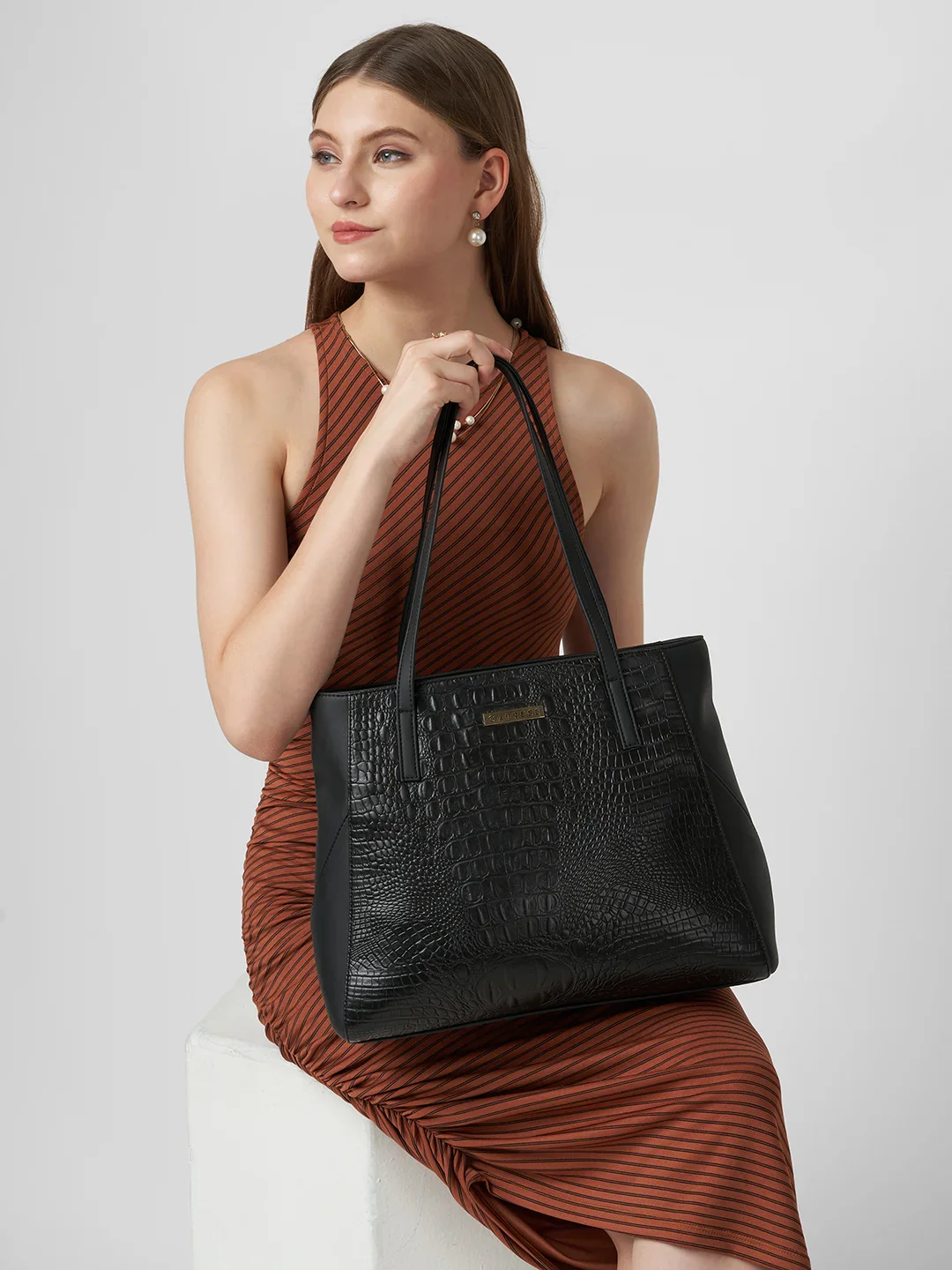Caprese  Vani Large Black Satchel Bag - Image 9