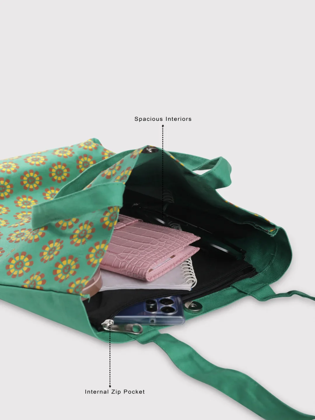 Caprese Vida Medium Light Green Tote Bag - Image 4