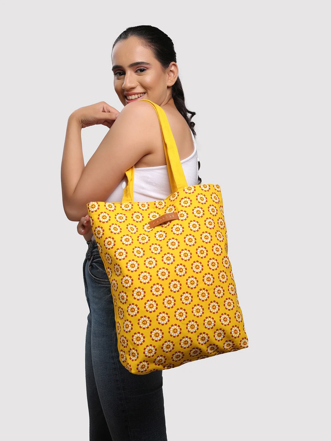 Caprese Vida Medium Yellow Tote Bag - Image 3