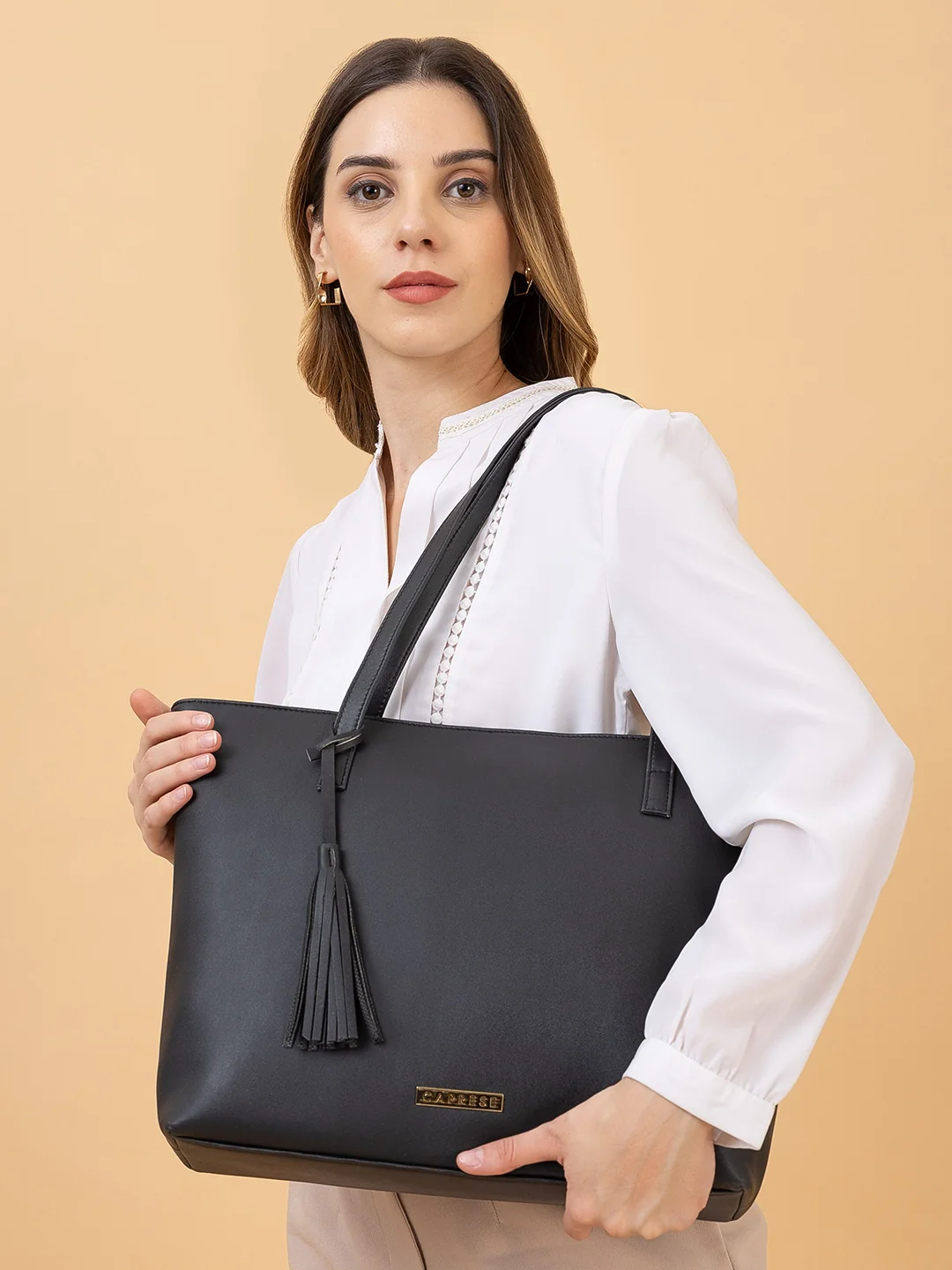 Caprese Vinci Medium Black Tote Bag - Image 5