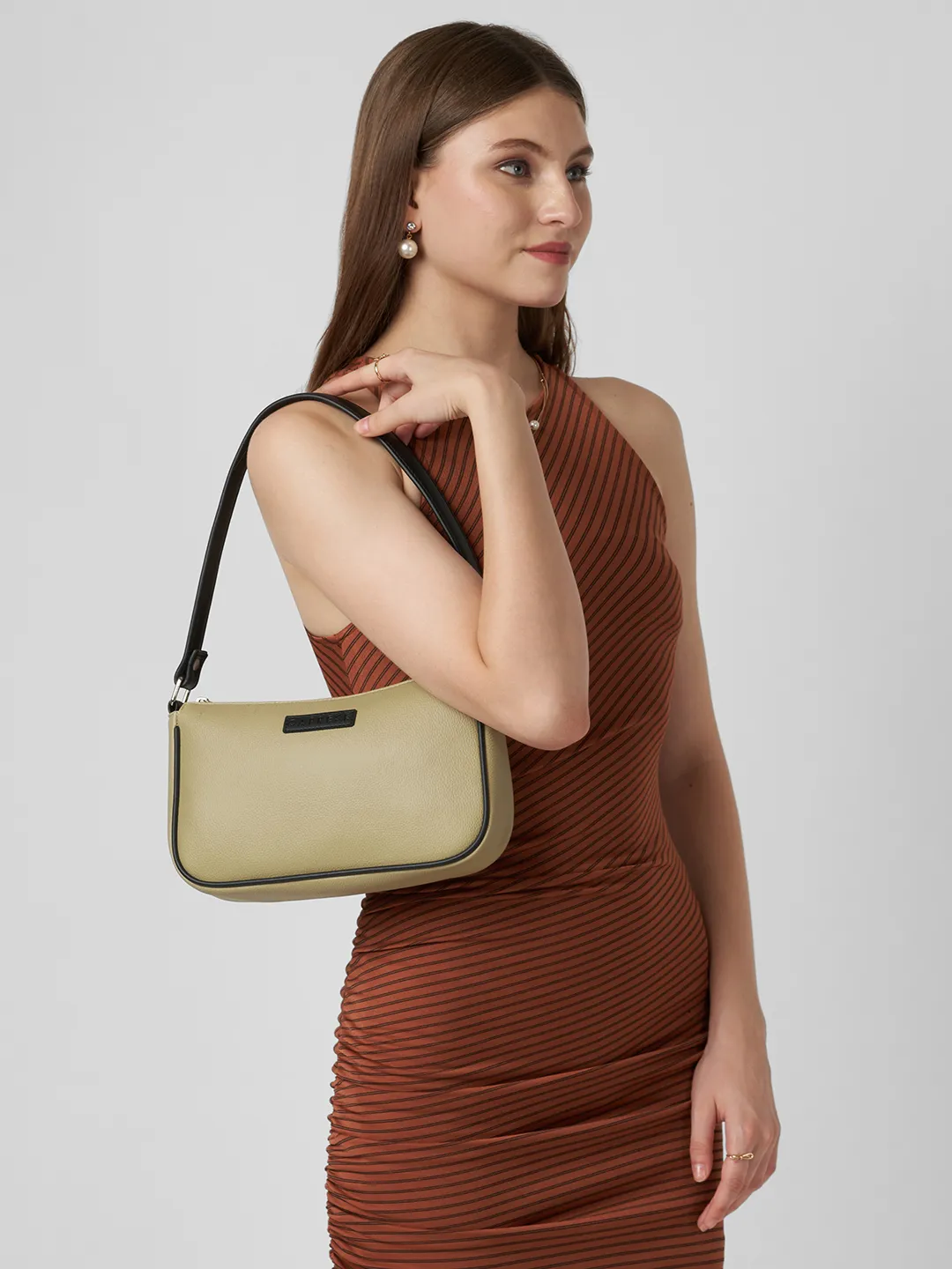 Caprese  Yashna Medium Alpine Oat Baguette Bag - Image 8