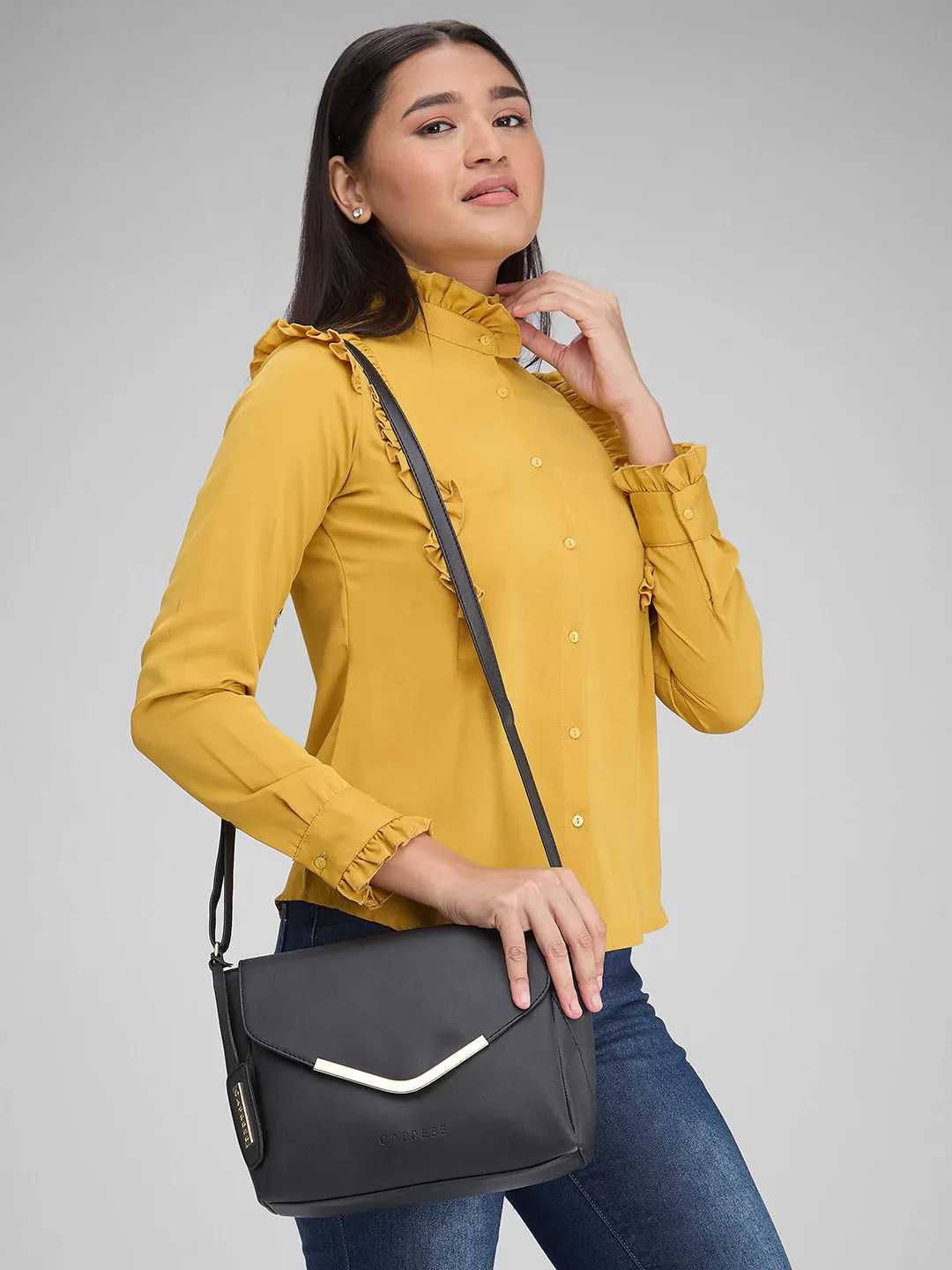 Caprese Yondella Medium Black Sling Bag - Image 3