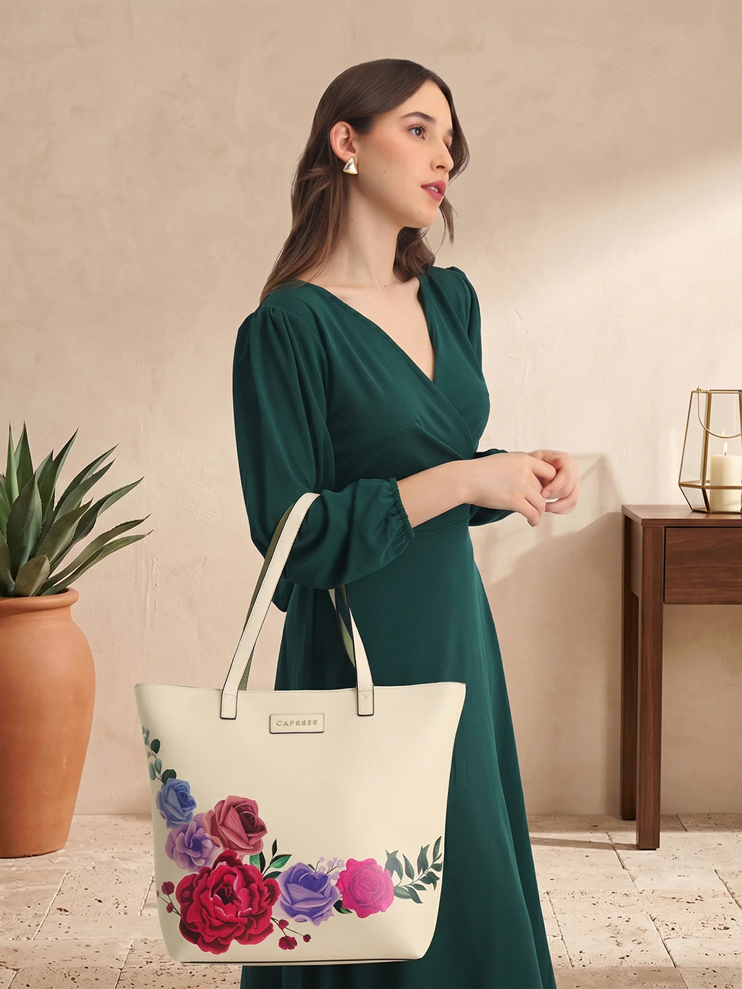 Caprese Zaria Large Off White Tote Bag - Image 12