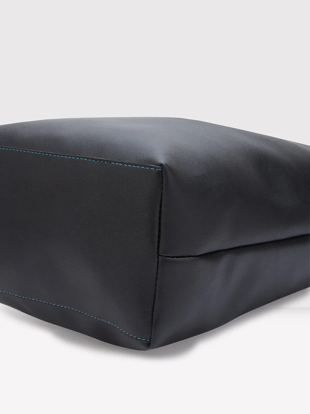 Caprese Zyla Large Black Tote Bag - Image 6